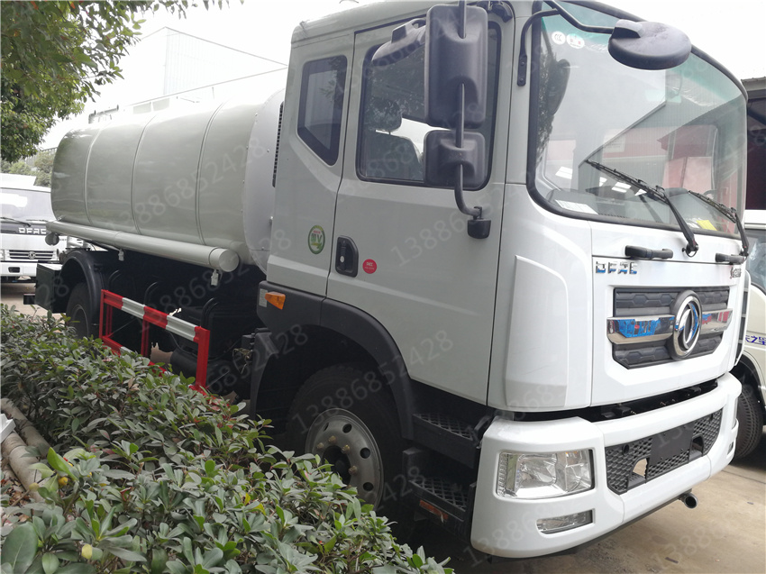 ��ʲ�|�L(f��ng)20��ԡ����