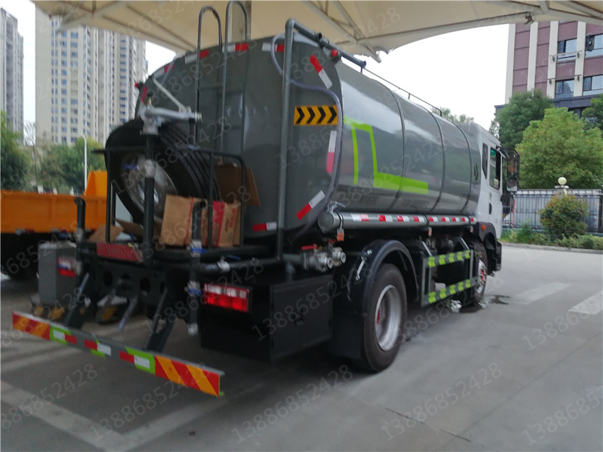 ��ʲ�|�L(f��ng)20��ԡ����